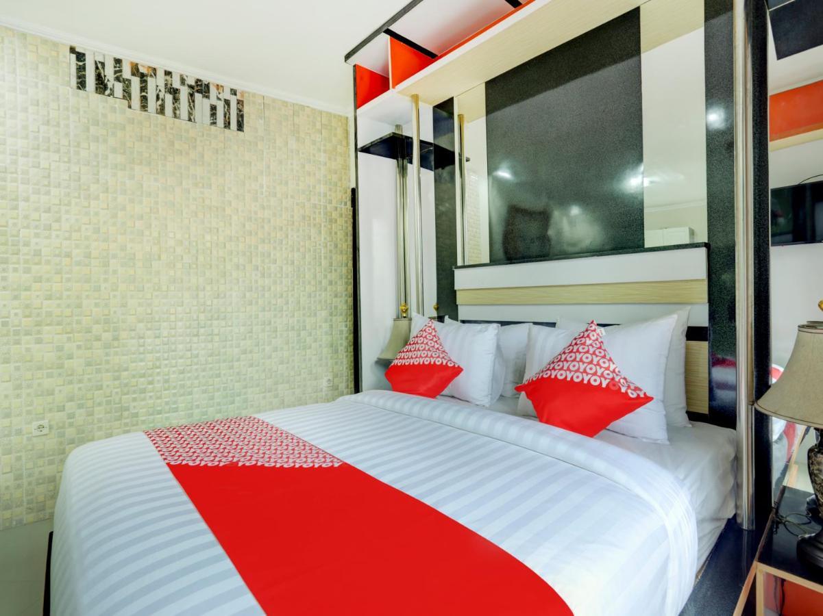 Oyo 90131 Liberty Guest House Sempidi Exterior foto