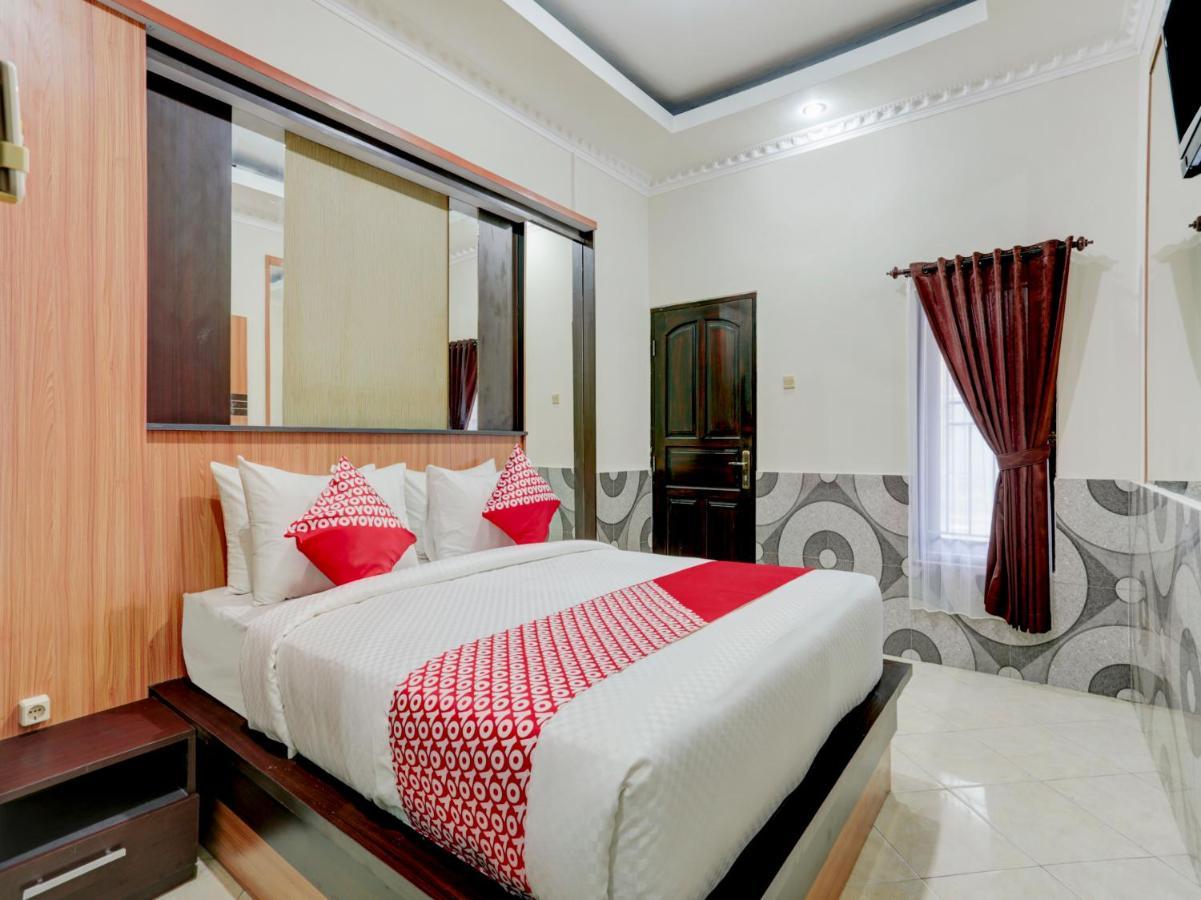Oyo 90131 Liberty Guest House Sempidi Exterior foto