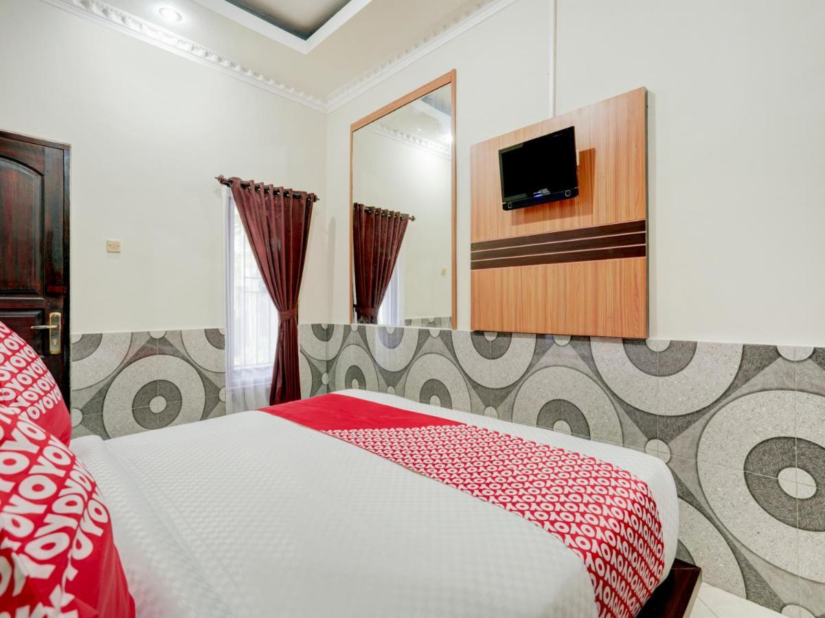 Oyo 90131 Liberty Guest House Sempidi Exterior foto