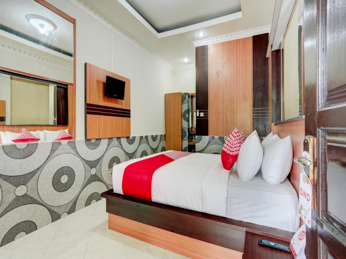 Oyo 90131 Liberty Guest House Sempidi Exterior foto