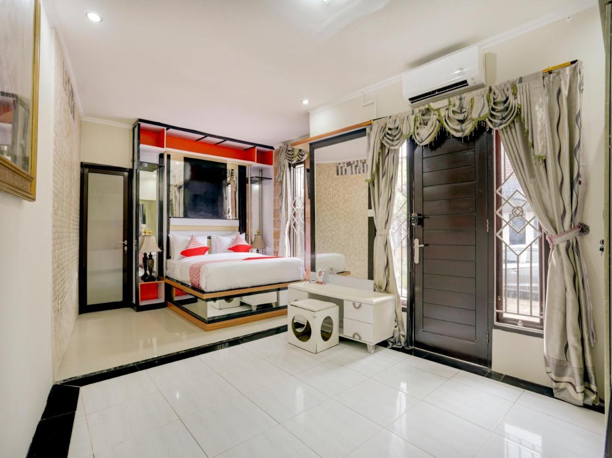 Oyo 90131 Liberty Guest House Sempidi Exterior foto