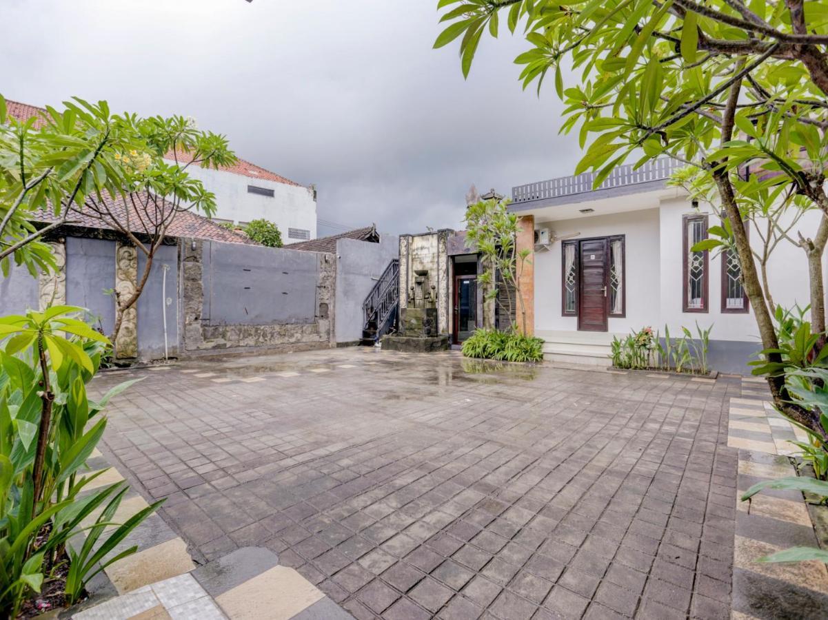 Oyo 90131 Liberty Guest House Sempidi Exterior foto