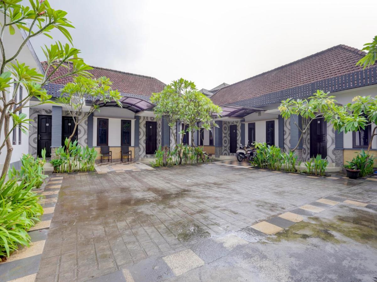 Oyo 90131 Liberty Guest House Sempidi Exterior foto